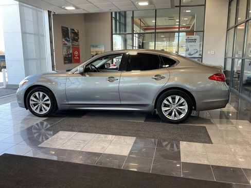 Used 2011 INFINITI M56 x w/ Deluxe Touring Pkg image 4
