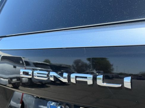 Used 2025 GMC Yukon XL Denali AWD/4WD image 30