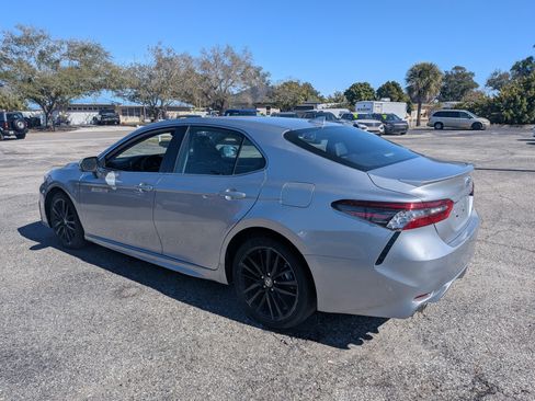 Used 2024 Toyota Camry XSE FWD image 6