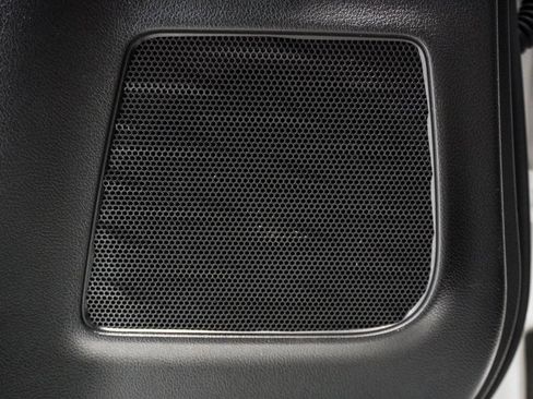 Used 2020 Lexus UX 200 image 9