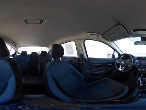 Used 2025 Nissan Versa SV image 40