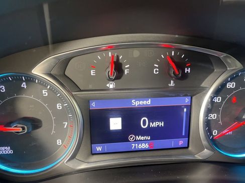 Used 2020 Chevrolet Traverse Premier image 35