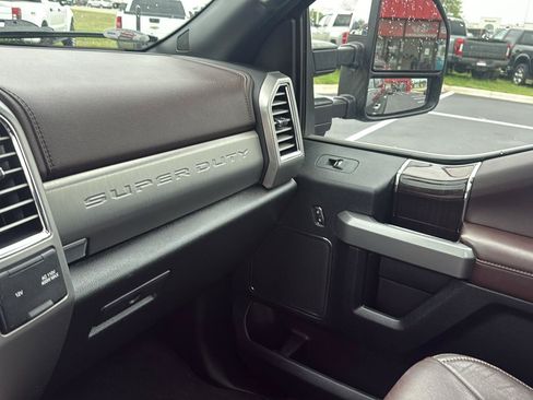 Used 2017 Ford F250 Platinum w/ Platinum Ultimate Package AWD/4WD image 17