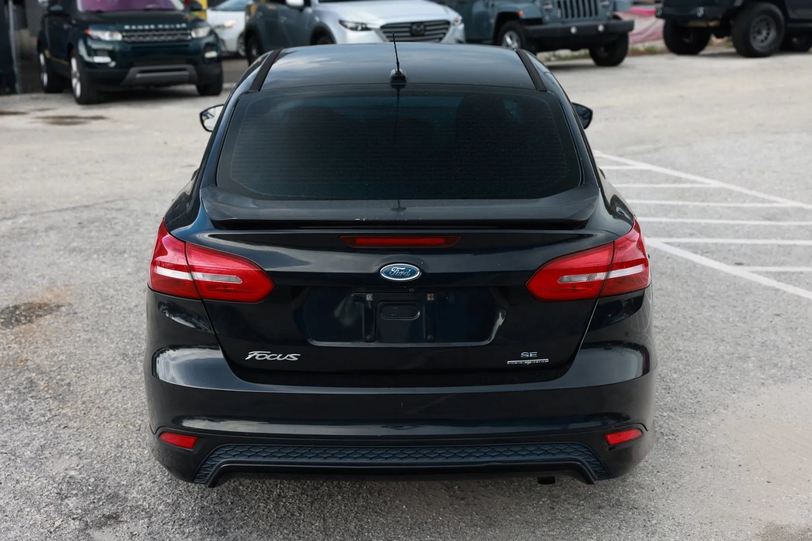 Used 2015 Ford Focus SE w/ SE Sport Package FWD image 6
