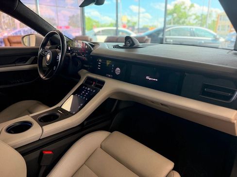 Used 2021 Porsche Taycan Turbo w/ Premium Package AWD/4WD image 18