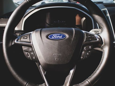 Used 2020 Ford Edge SEL AWD/4WD image 10