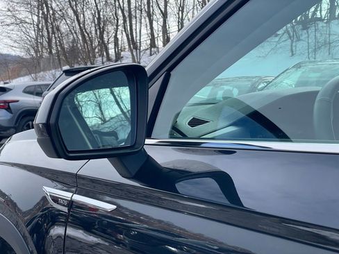 Used 2022 Volkswagen Taos SE image 33