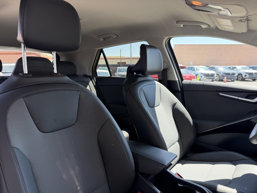 Used 2025 Kia Niro EX FWD image 39