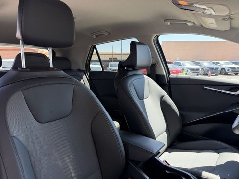 Used 2025 Kia Niro EX FWD image 39
