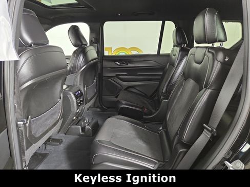 Used 2023 Jeep Grand Cherokee L Laredo AWD/4WD image 12