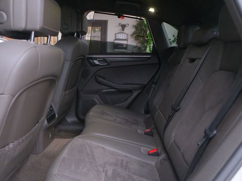 Used 2017 Porsche Macan S image 30