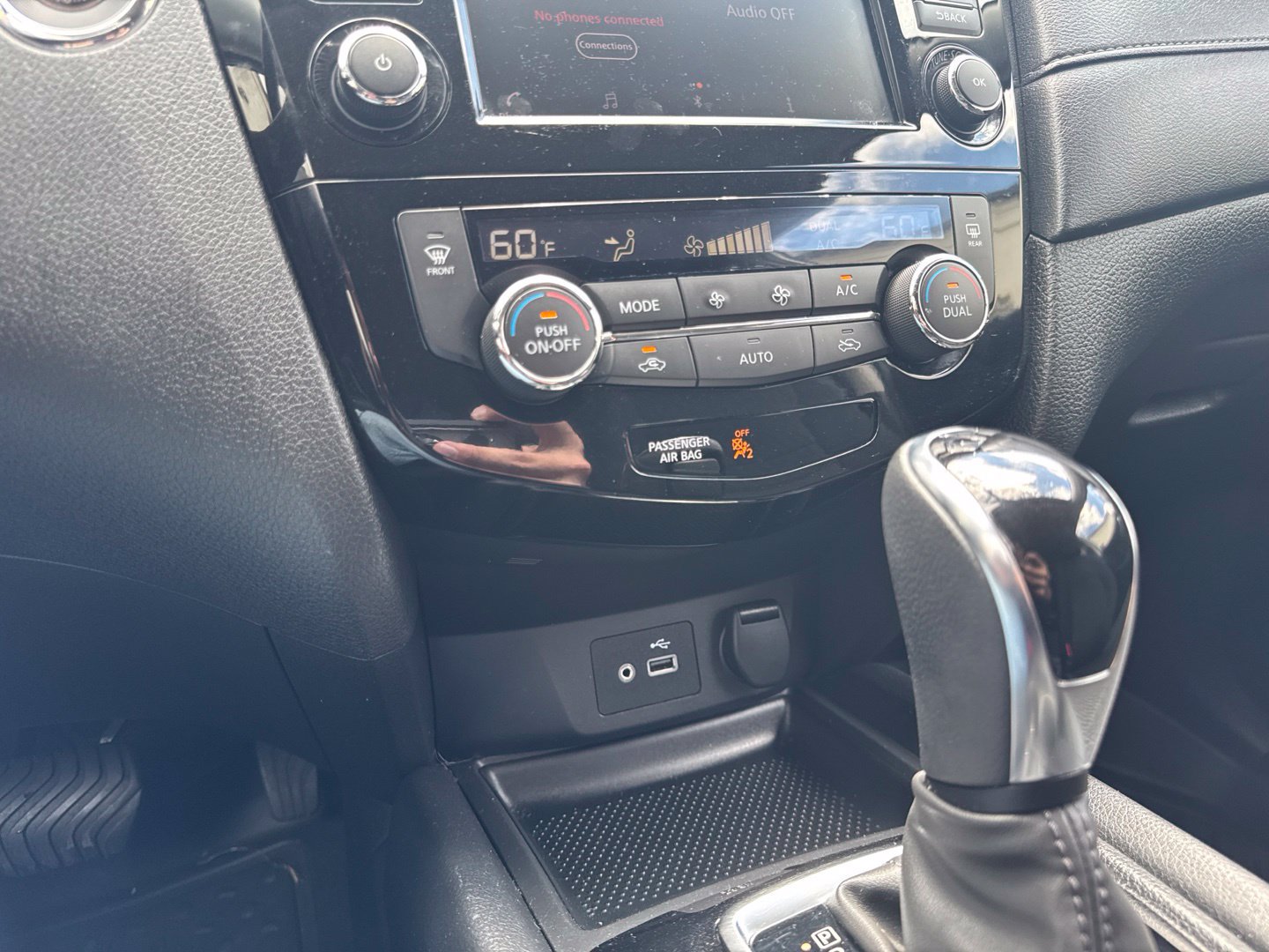 Used 2018 Nissan Rogue SV AWD/4WD image 26