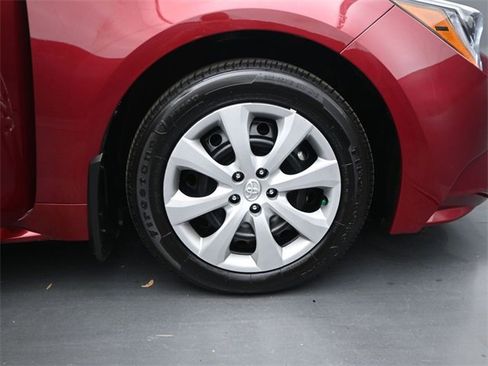 Used 2025 Toyota Corolla LE image 17