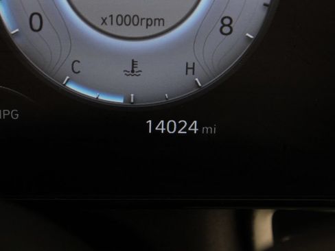 Certified 2024 Hyundai Elantra Limited FWD image 30