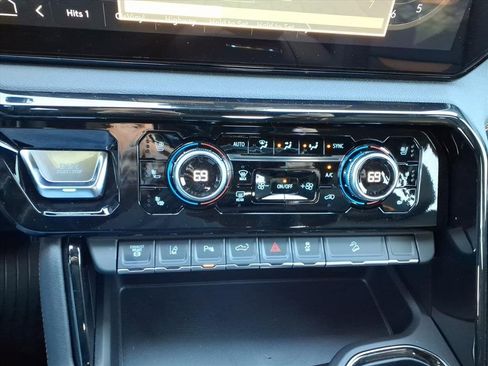 Used 2026 GMC Sierra 2500 AT4 w/ AT4 Premium Plus Package image 23