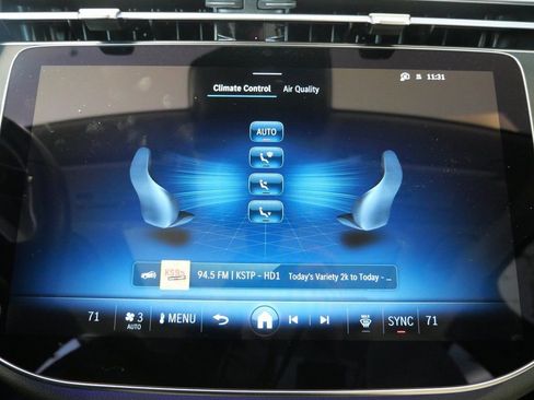 Used 2025 Mercedes-Benz E 350 4MATIC Sedan image 21