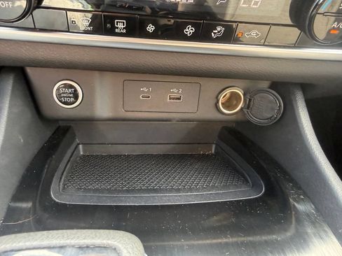 Used 2023 Nissan Rogue SV AWD/4WD image 25