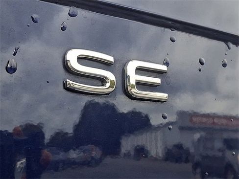 Used 2022 Volkswagen Tiguan SE image 30