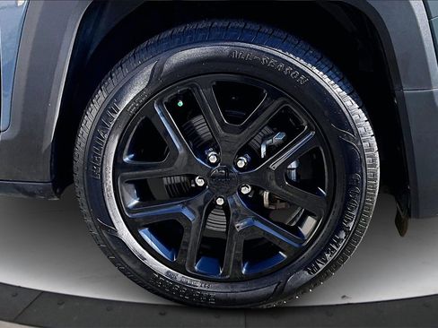 Certified 2018 Jeep Renegade Altitude image 32