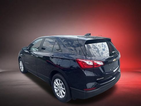 Used 2021 Chevrolet Equinox LS w/ LS Convenience Package FWD image 3