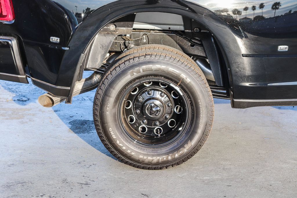 New 2026 RAM 3500 Laramie AWD/4WD image 12