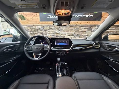 Used 2025 Chevrolet Trax ACTIV w/ Sunroof Package FWD image 15