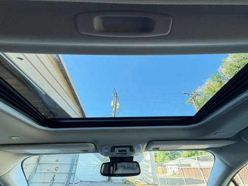 Used 2025 Toyota Sienna XLE FWD image 27
