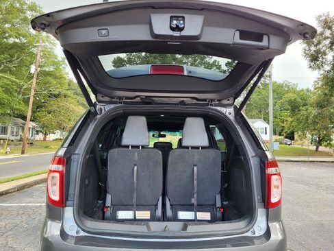 Used 2013 Ford Explorer XLT image 17
