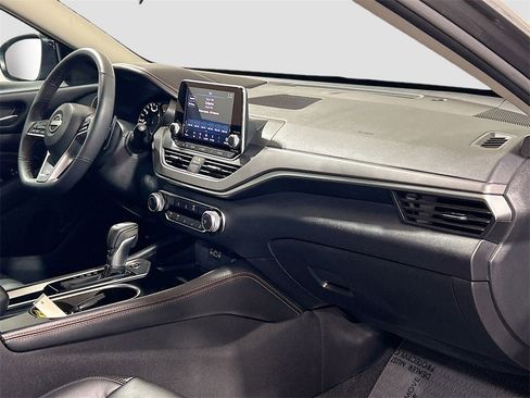 Used 2023 Nissan Altima 2.5 SR image 24