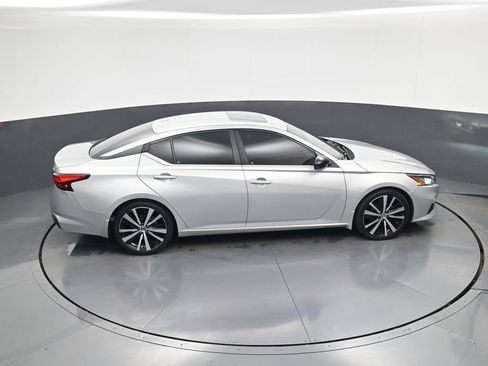 Used 2020 Nissan Altima 2.0 SR image 31