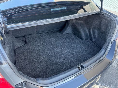 Used 2018 Toyota Corolla L image 16