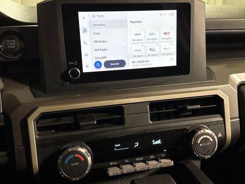 Certified 2024 Toyota Tacoma SR5 AWD/4WD image 32