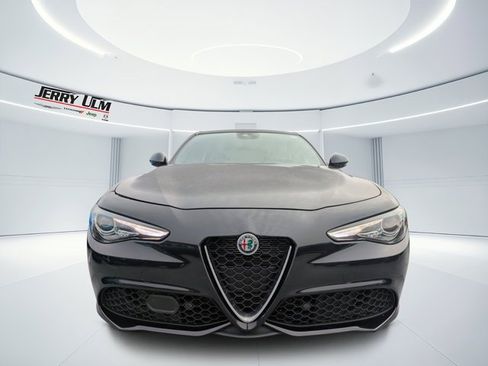 Used 2022 Alfa Romeo Giulia Ti image 7