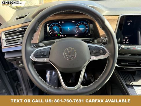 Used 2025 Volkswagen Atlas SE AWD/4WD image 18