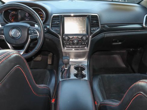 Used 2017 Jeep Grand Cherokee Trailhawk image 10