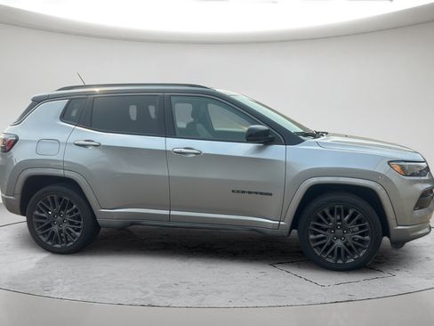 Used 2022 Jeep Compass High Altitude AWD/4WD image 3