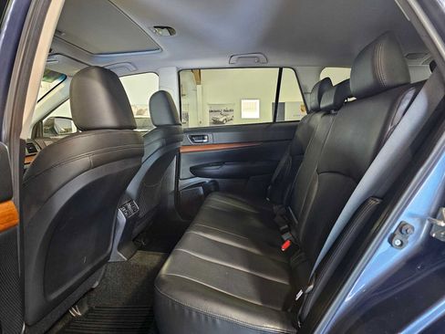 Used 2013 Subaru Outback 2.5i Limited w/ Moonroof Pkg AWD/4WD image 17