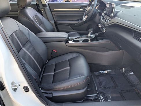 Used 2025 Nissan Altima 2.5 SR image 29