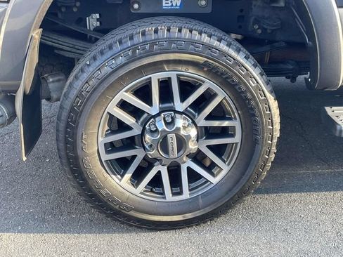 Used 2017 Ford F350 Lariat w/ Lariat Value Package AWD/4WD image 7