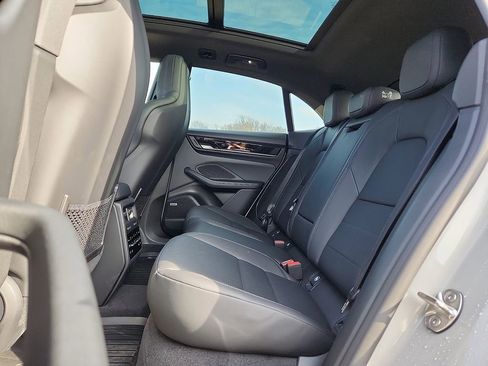 New 2026 Porsche Macan 4 Electric image 11