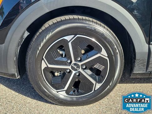 Used 2023 Kia Niro LX image 13