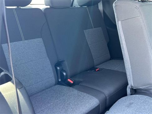 New 2025 GMC Acadia Elevation image 24