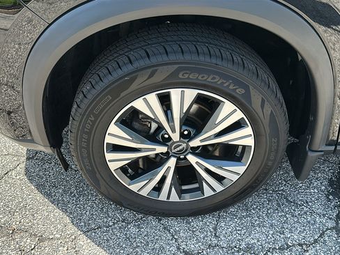 Used 2023 Nissan Rogue SV AWD/4WD image 8