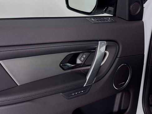 New 2026 Land Rover Discovery Sport Landmark image 18