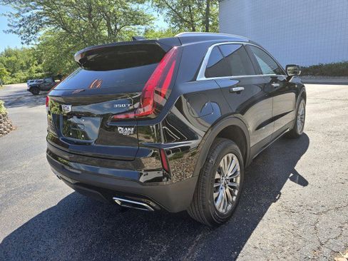 Used 2025 Cadillac XT4 Premium Luxury image 6