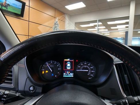 Used 2021 Subaru Crosstrek 2.0i Premium image 14