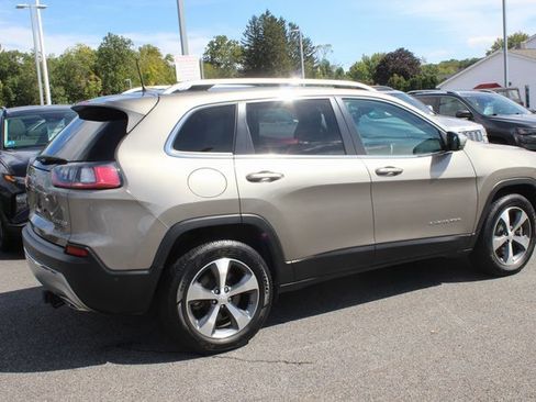 Used 2021 Jeep Cherokee Limited image 27