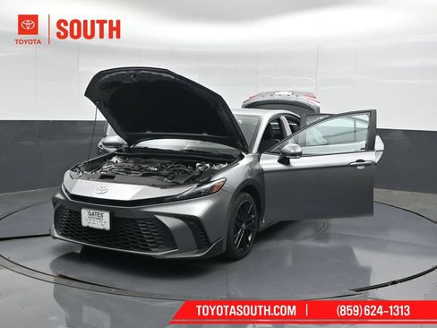 Used 2025 Toyota Camry SE FWD image 57