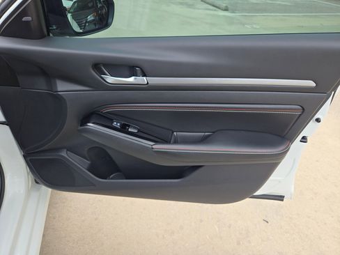 Certified 2023 Nissan Altima 2.5 SR w/ SR Premium Package FWD image 29