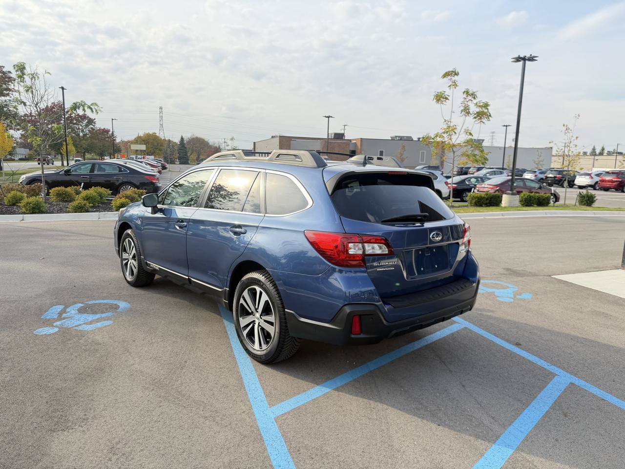 Used 2019 Subaru Outback 2.5i Limited AWD/4WD image 7